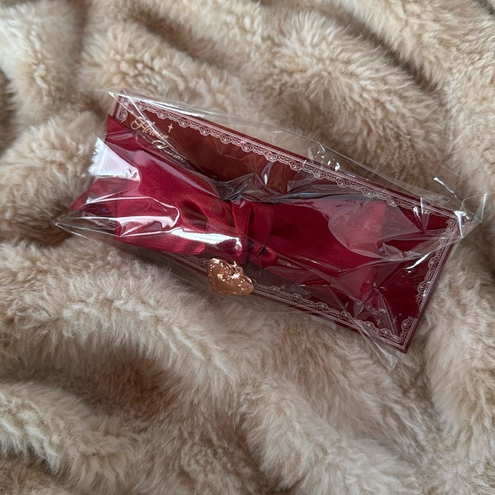 New Flower Knows coametics Strawberry Cupid Hair Clip red
